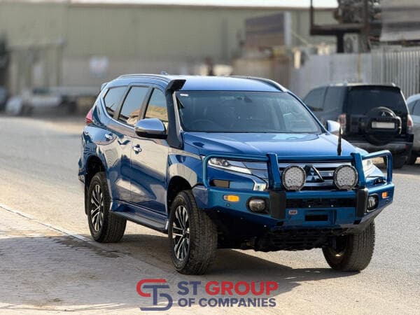 2022 Mitsubishi Pajero